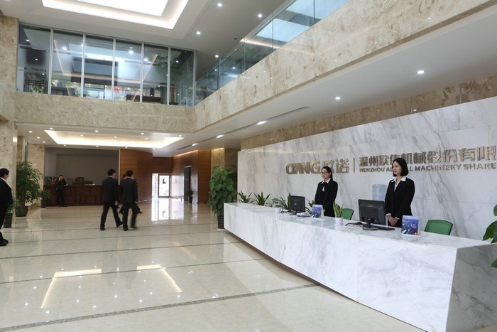 1682388803983357.jpg 2.jpg